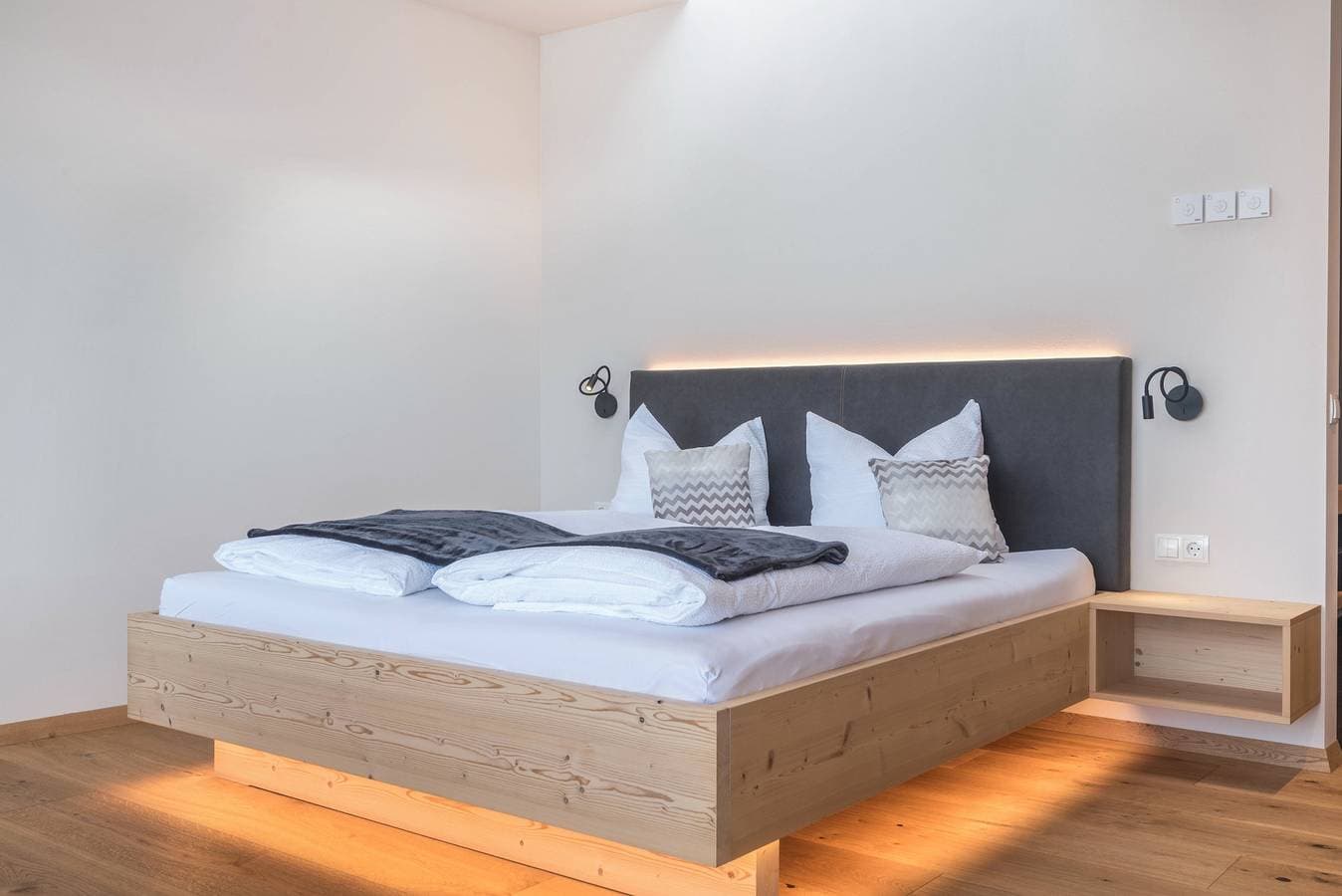 Foto 8 von 34: Schöne Ferienwohnung "Aura Chalets No 2" mit Bergblick, WLAN & Garten