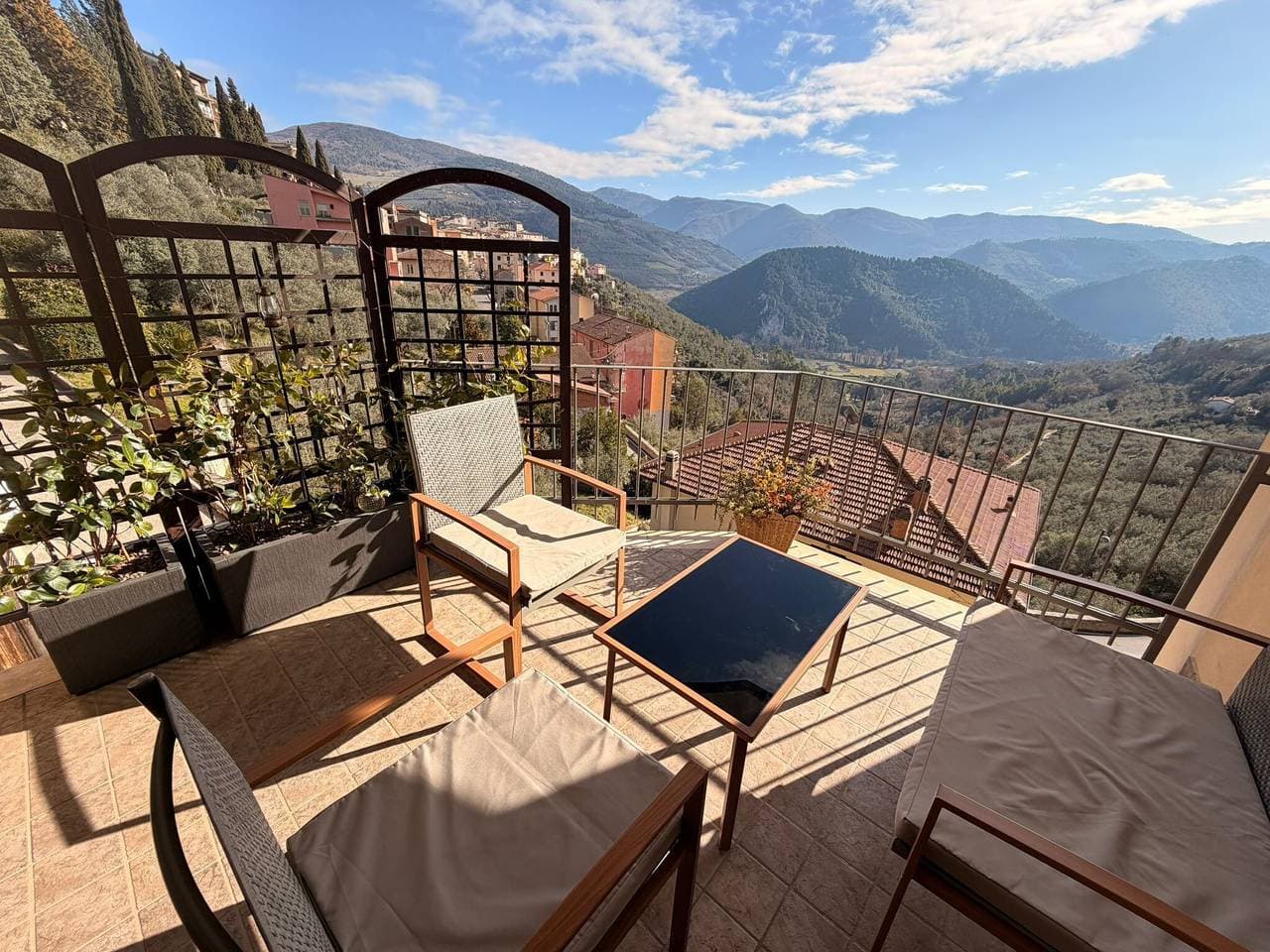 Foto 2 von 44: Umbria Casa Vacanze – Panorama und Entspannung nahe Marmore-Wasserfall