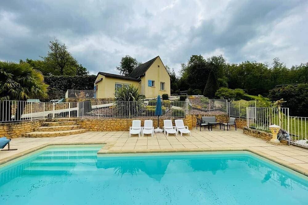 Foto 12 von 18: Gîte * Vue imprenable * Piscine