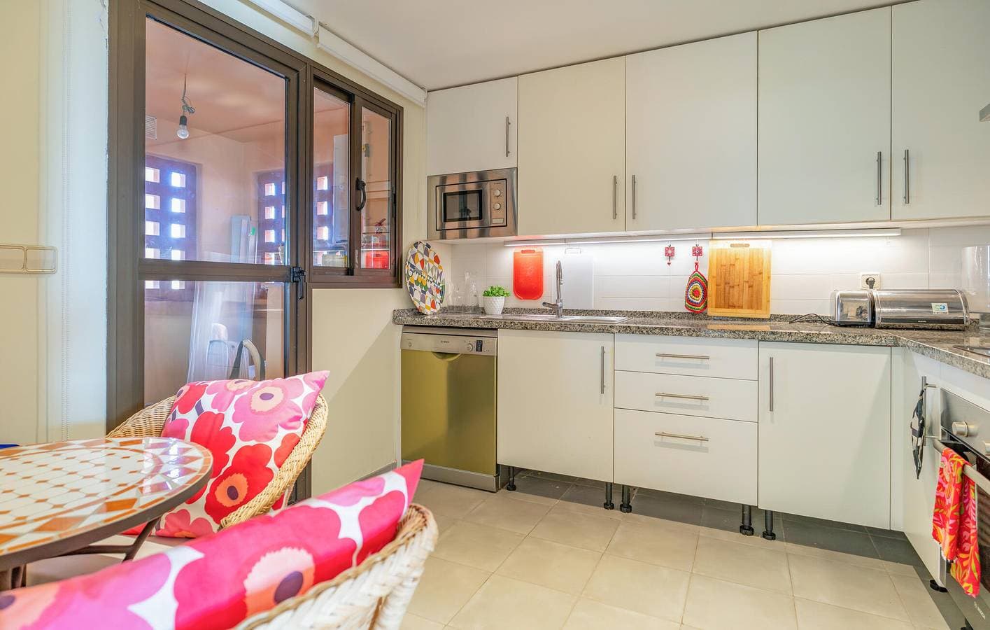 Foto 6 von 17: Apartment mit Meerblick, Pool, Terrasse und Parkplatz, 400m zum Strand