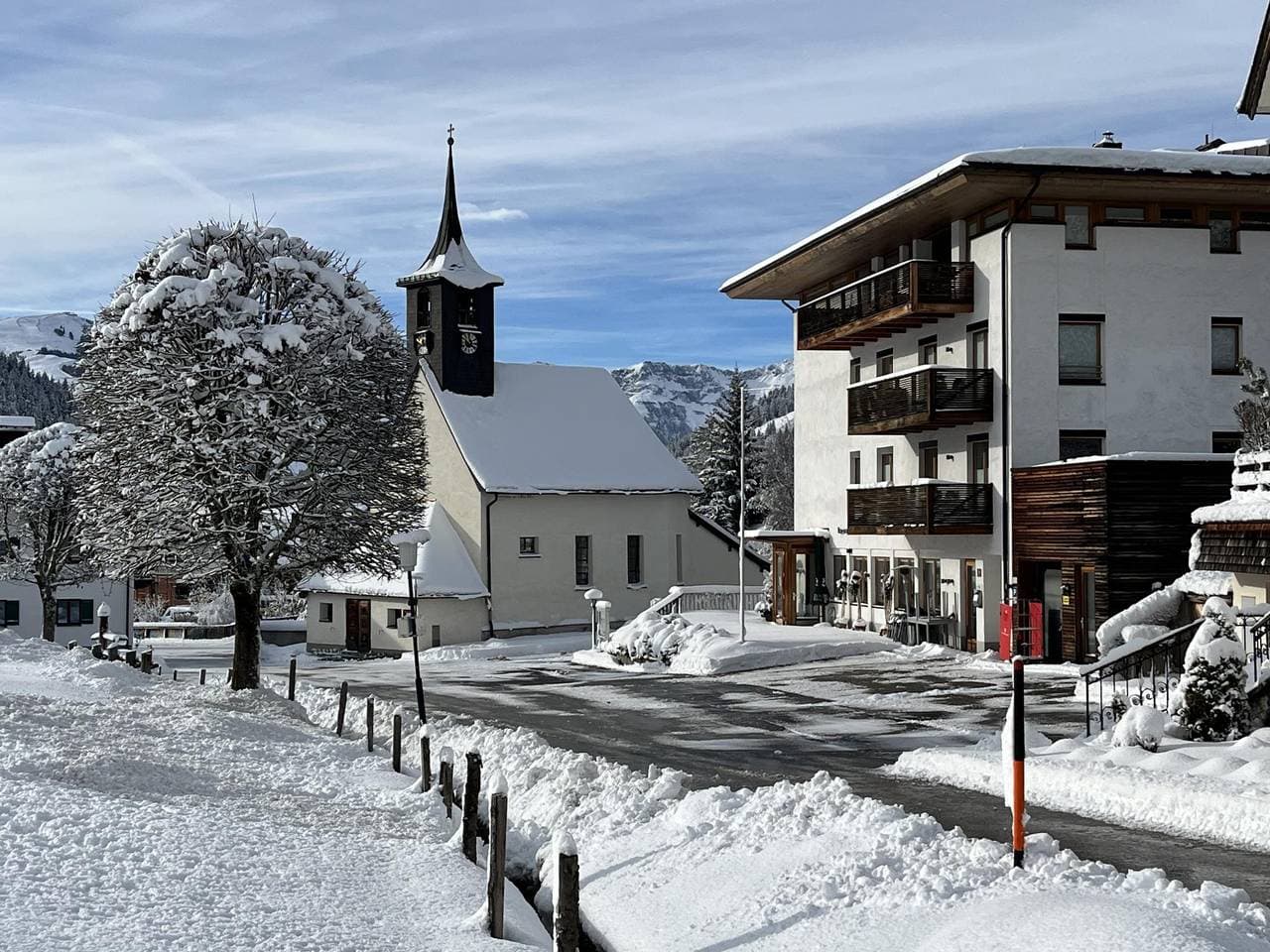 Helles und gepflegtes Haus mit Süd-West-Balkon
 1