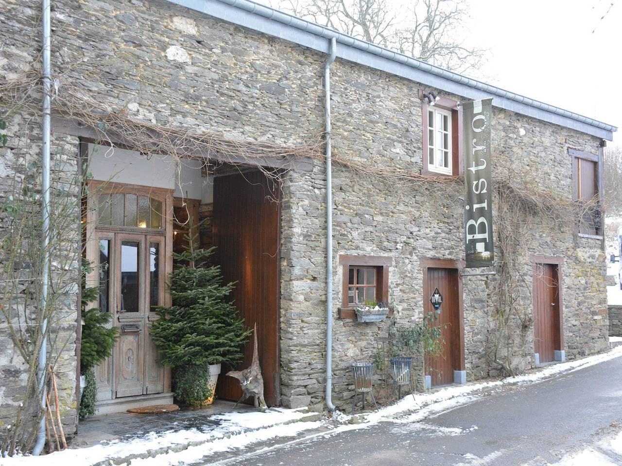 Foto 9 von 40: Ferienhaus in Bièvre mit Terrasse