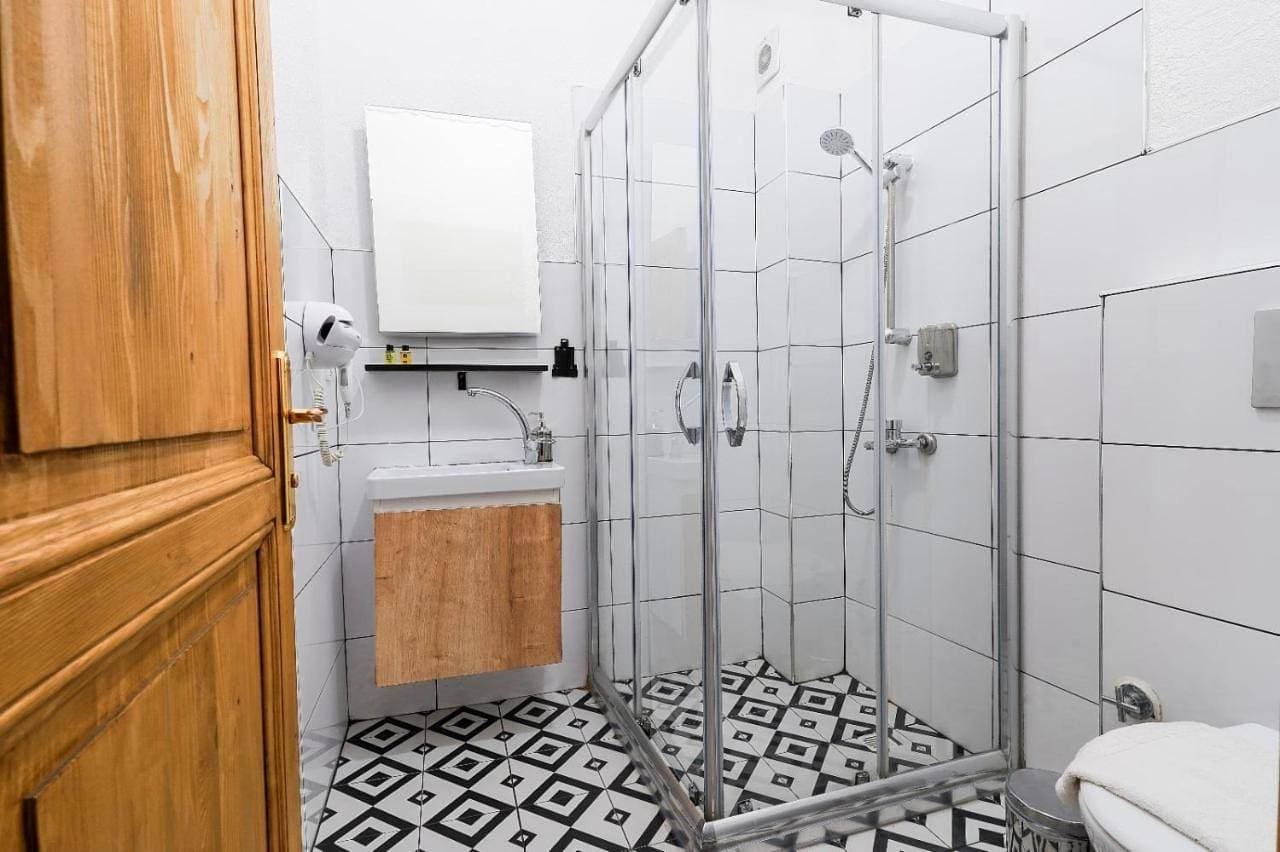 Foto 7 von 8: Budget Double Room
