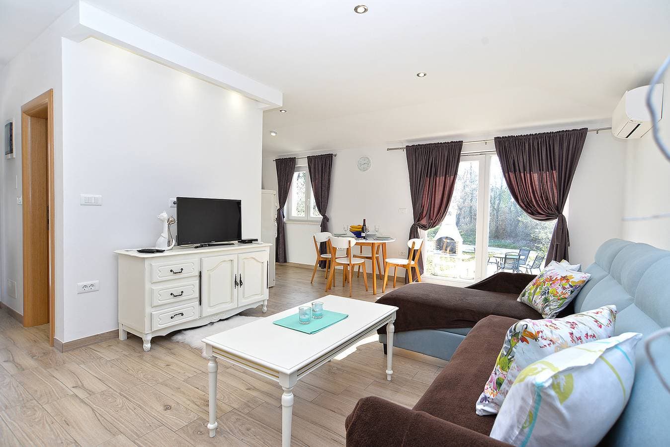Foto 10 von 35: Ferienhaus für 6 Personen mit Terrasse