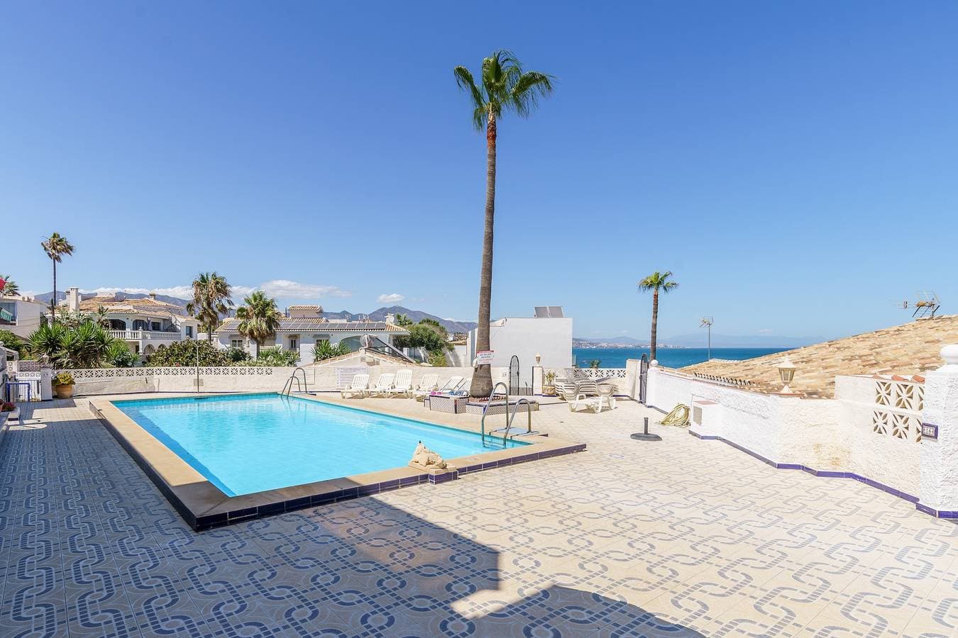 Foto 3 von 32: Ferienhaus '2 in Front Of The Sea' mit Meerblick, WLAN und Klimaanlage