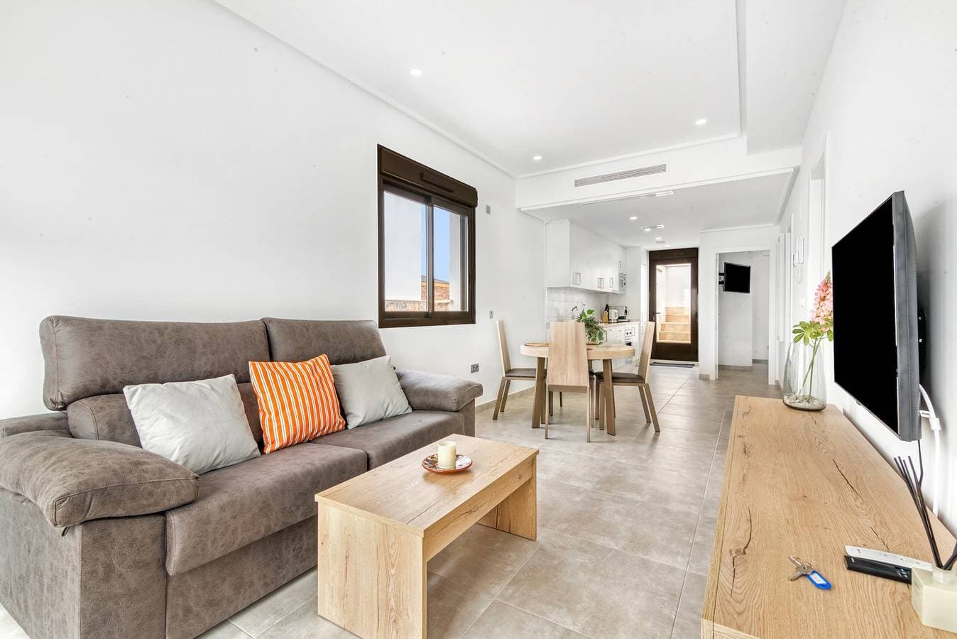 Foto 5 von 25: Ferienwohnung 'Porto Marina Dorf' mit Gemeinschaftspool, WLAN und Klimaanlage