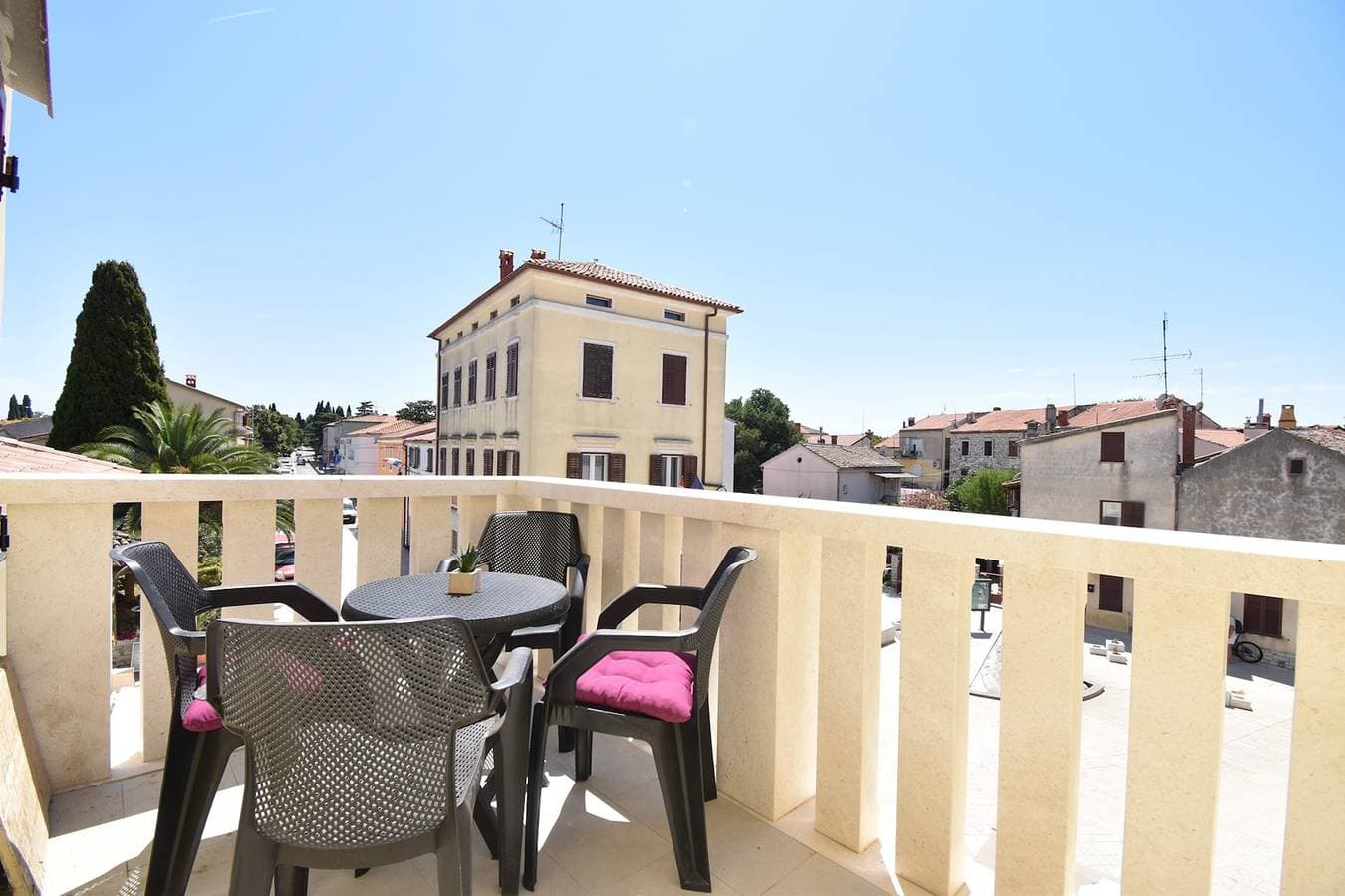 Foto 6 von 29: Sea View Apartment 40m From The Beach