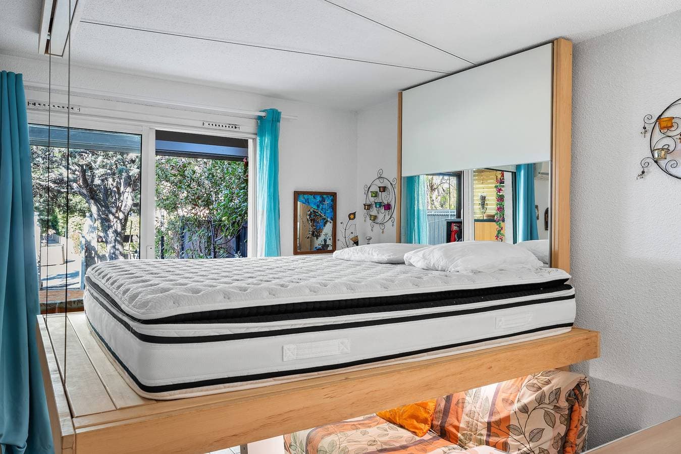 Foto 8 von 14: Ferienwohnung 'Beau Studio St Cyr Sur Mer' mit Meerblick, privater Terrasse und Klimaanlage