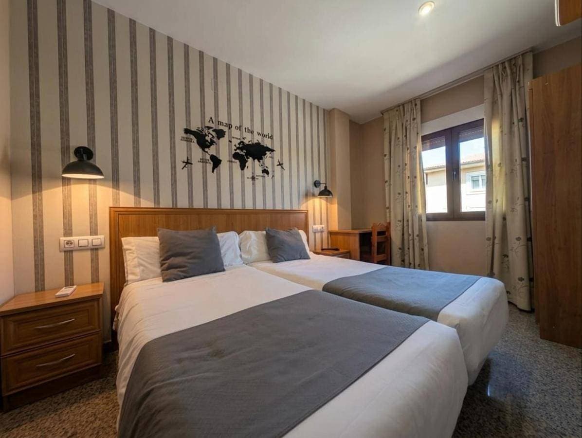 Foto 5 von 14: Double Room with Air  Conditioning and Private Bathroom