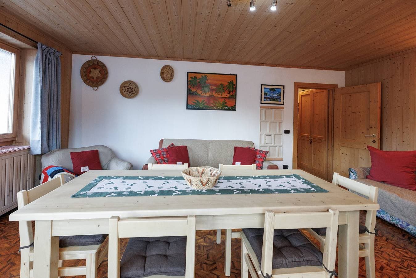 Foto 2 von 37: Chalet 'Beppe' mit Bergblick, Gemeinschaftsgarten und WLAN