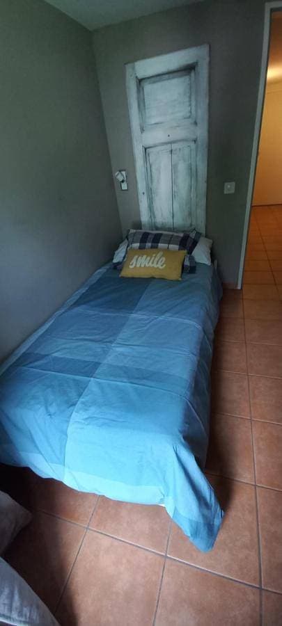 Foto 2 von 5: Standard Double Room with Shared Bathroom