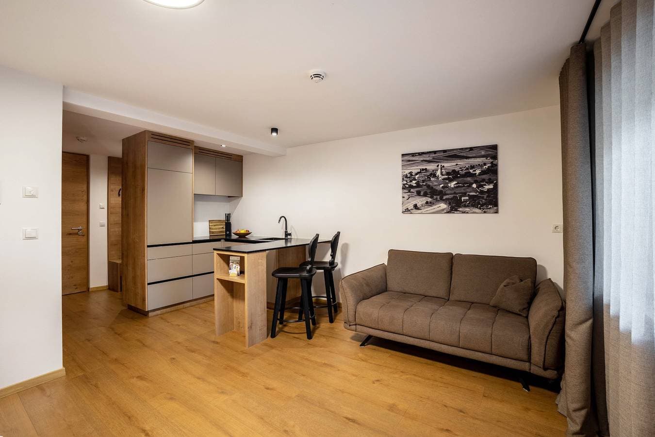 Foto 10 von 21: Einzimmerappartement 'Linderhof Nido' mit Bergblick, Gemeinschaftspool und Wi-Fi