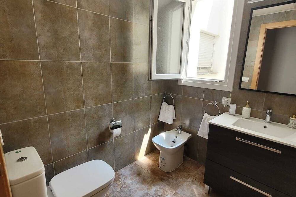 Foto 12 von 30: Brand New Duplex with Underground Private Parking: 15-20 minutes to beaches
