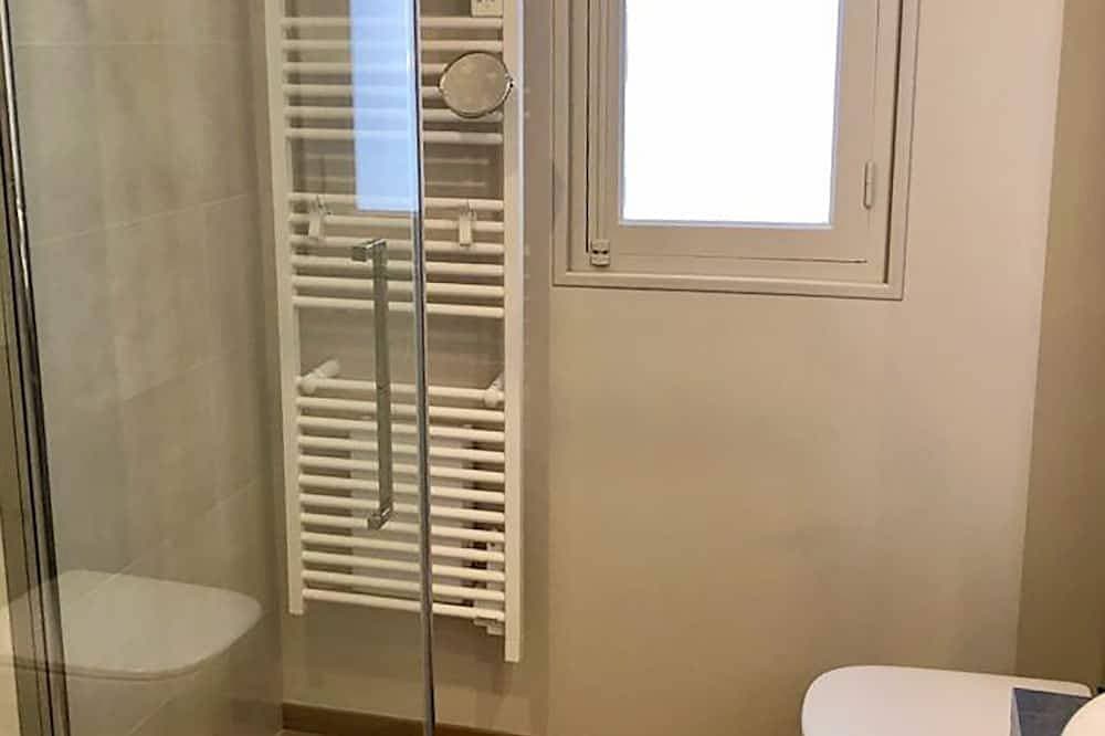 Foto 9 von 22: Apartment-Komfort-Eigenes Badezimmer-Côté Jardin
