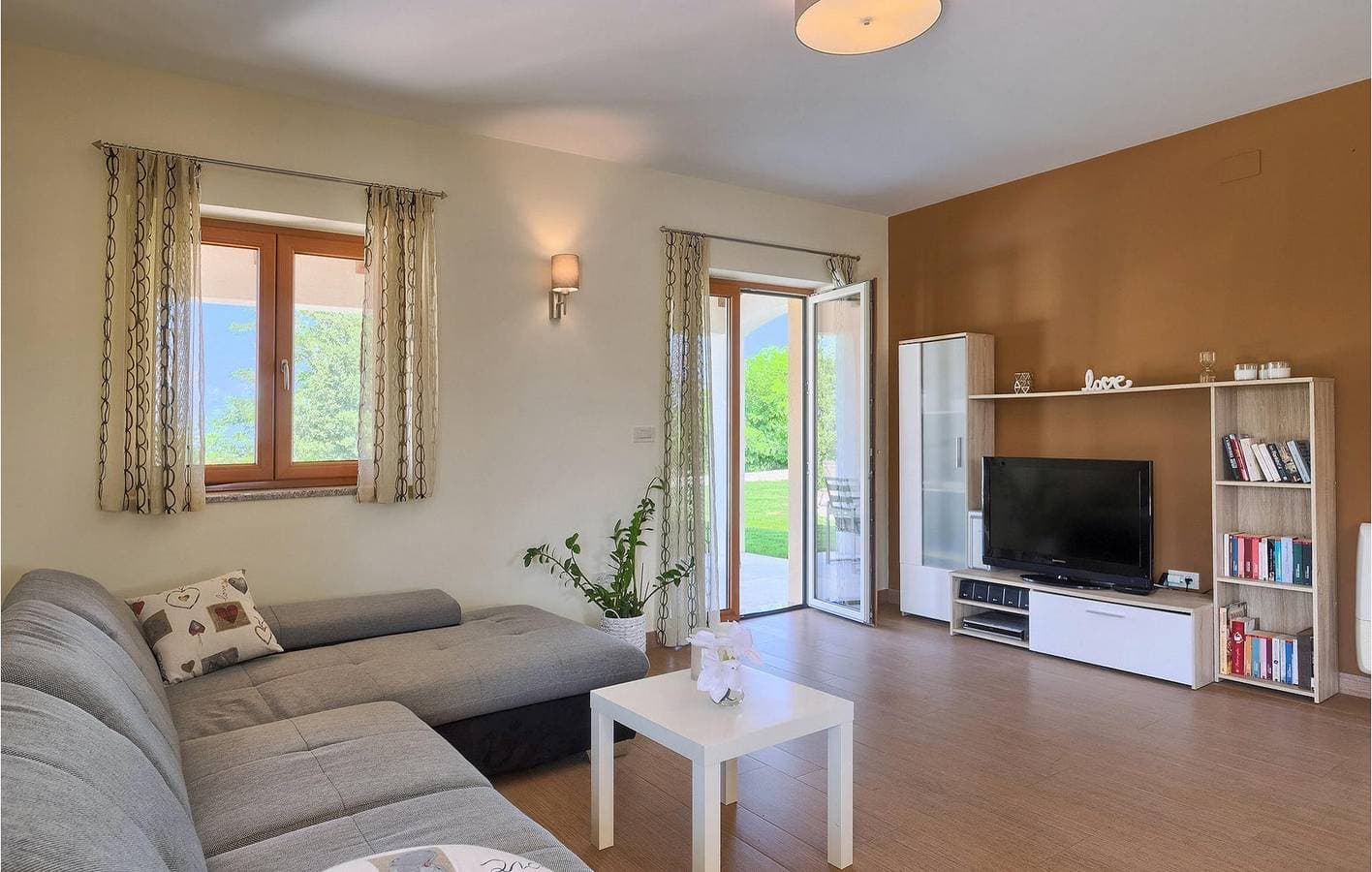 Foto 6 von 47: Geräumige 2-Zimmer-Wohnung mit Pool in der Nähe des Stadtzentrums von Pazin