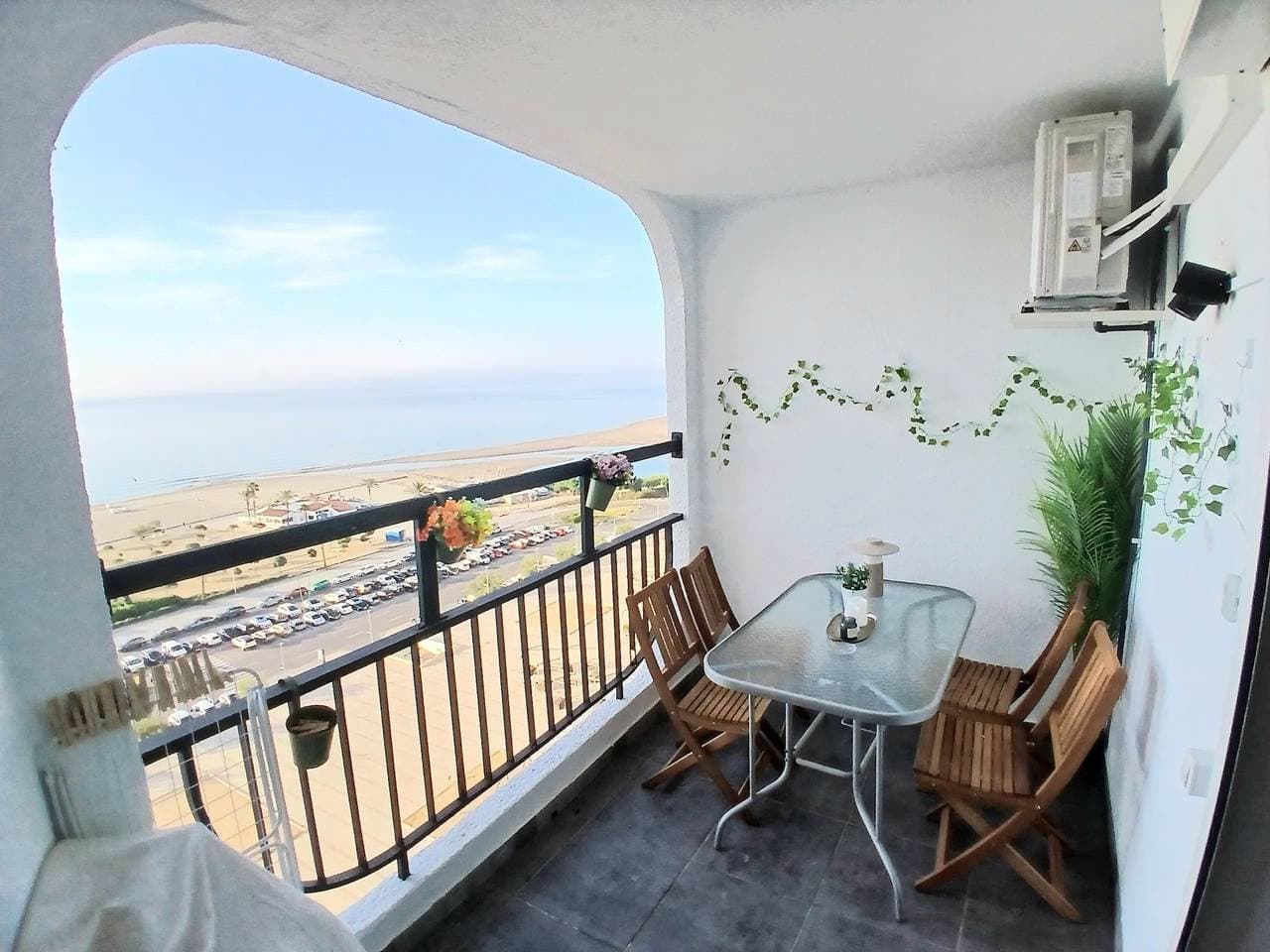 Foto 3 von 31: Ferienwohnung 'Front Beach Empuriabrava' mit Meerblick