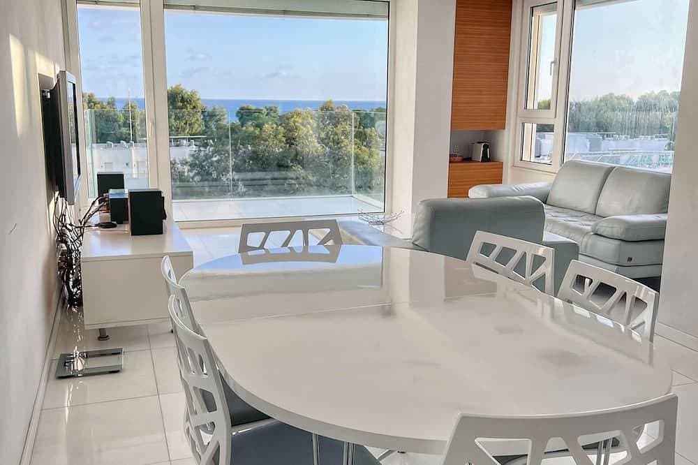 Foto 12 von 14: Modern seafront apartment