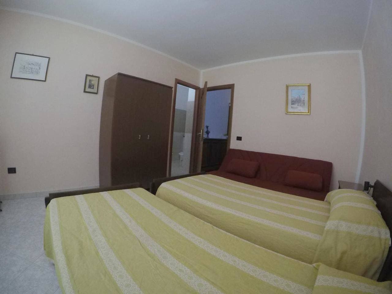 Foto 3 von 15: Double Room with Private Bathroom