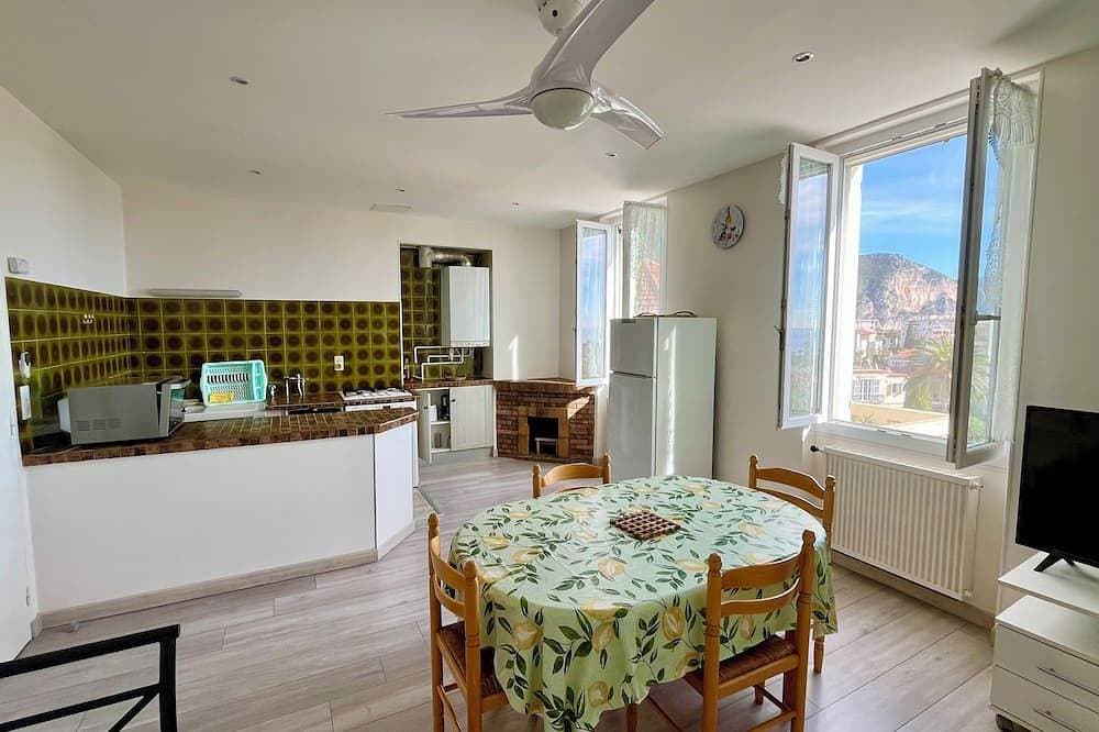 Foto 9 von 17: Magnificent 2p apartment in a villa with sea view, terrace & private parking.