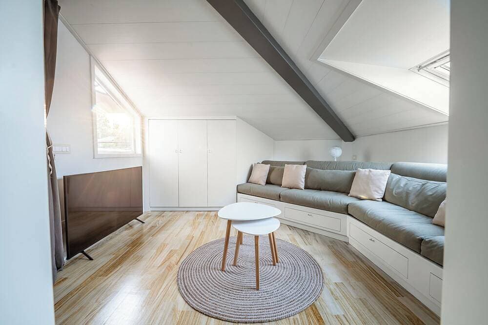 Foto 7 von 19: Lake view attic