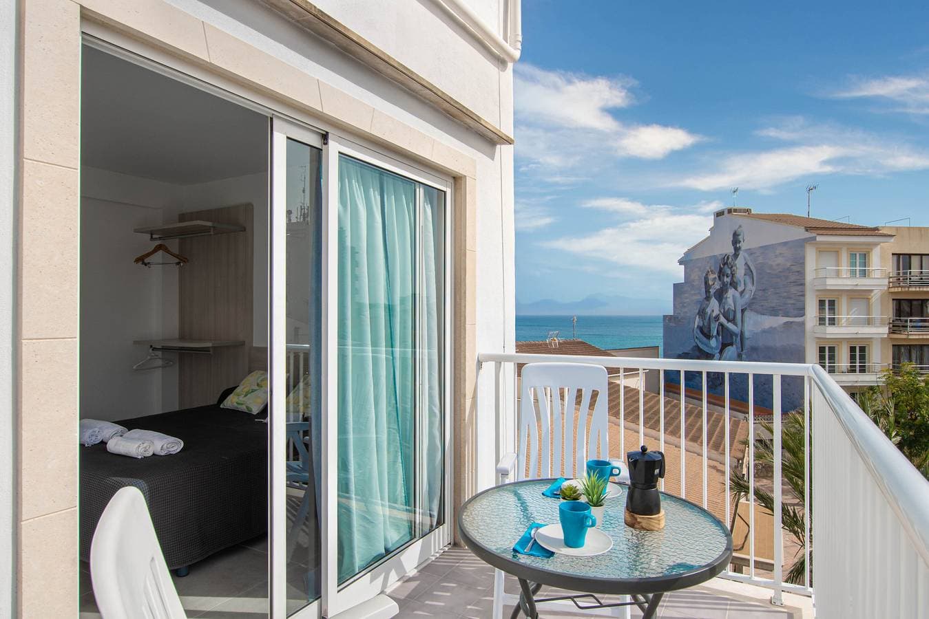 YourHouse Monges apartamento vistas al mar 1