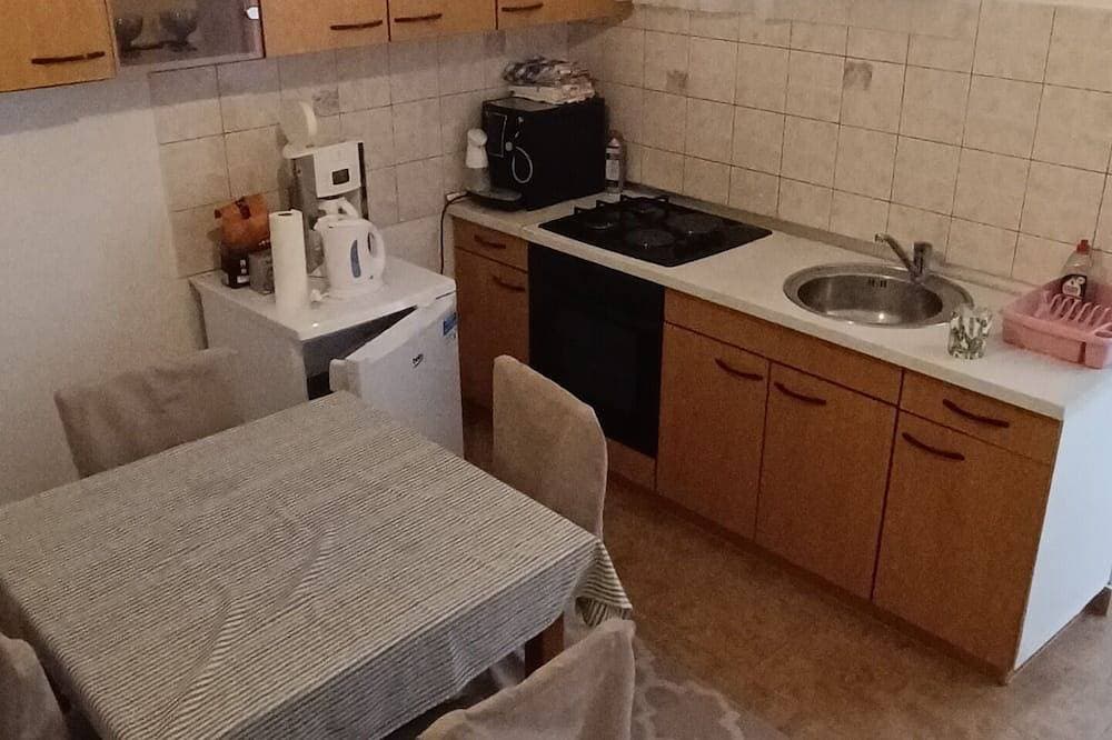 Foto 11 von 30: Apartment 30m vom Meer, Mit Boje für Boote vor dem HausDirekt am Meer, (4+1)