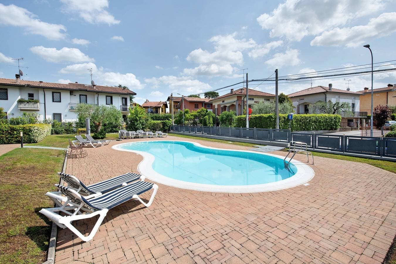 Foto 3 von 21: Ferienwohnung 'Katy Lake Salvia' mit Gemeinschaftspool, privater Terrasse und WLAN