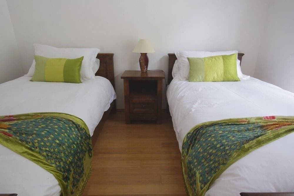Foto 3 von 23: Beautiful apartment with pool and sea view of Kotor