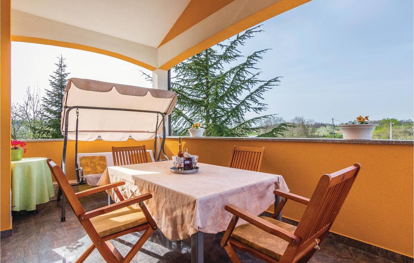 Foto 4 von 33: Gemütliche 1-Zimmer-Wohnung mit Pool und Terrasse in der Nähe von Gračišće