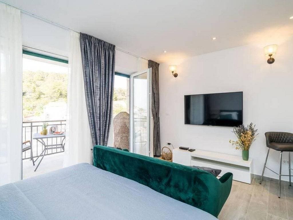Foto 10 von 19: Studio Appartement mit Terrasse und Meerblick Pomena, Mljet As-22317-b