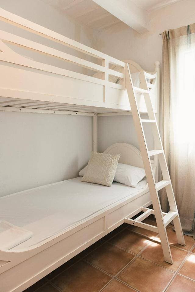 Foto 13 von 32: Three-Bedroom Apartment