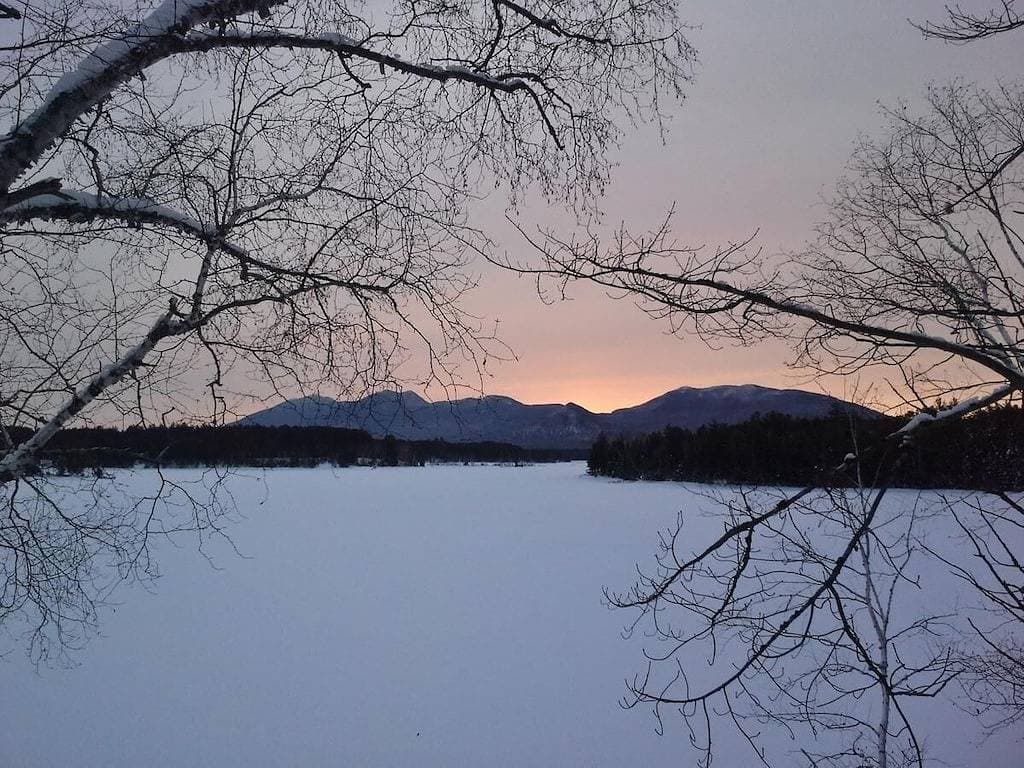 Foto 3 von 39: Lakefront Cabin/Hot Tub/Dock Lake Access/Ski Sugarloaf Mountain12mi/Trail Access