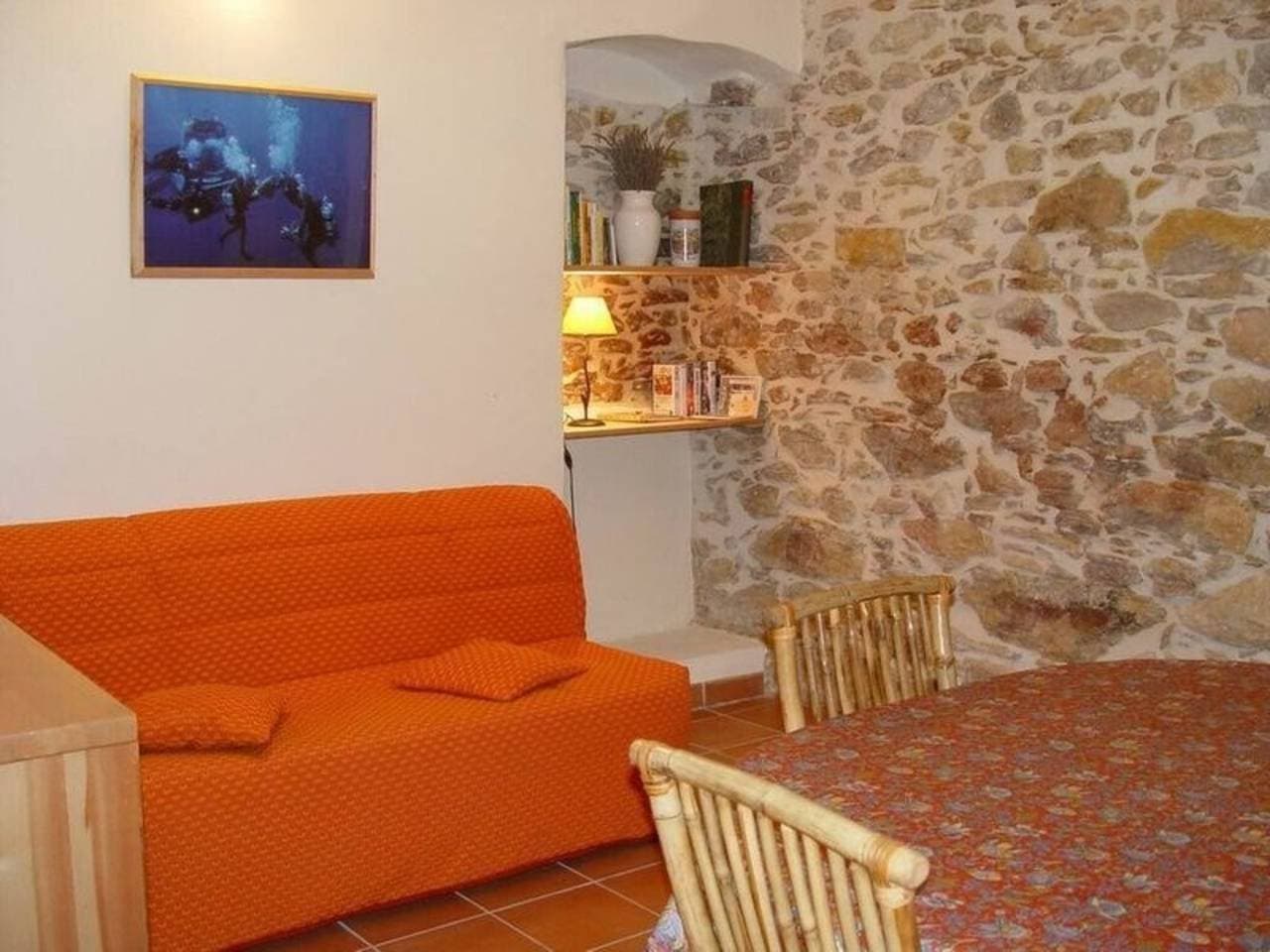Foto 6 von 28: Steinhaus, 2-4 Personen, in der Provence Mas 16 Jh, Pool, Garten, Parkplatz