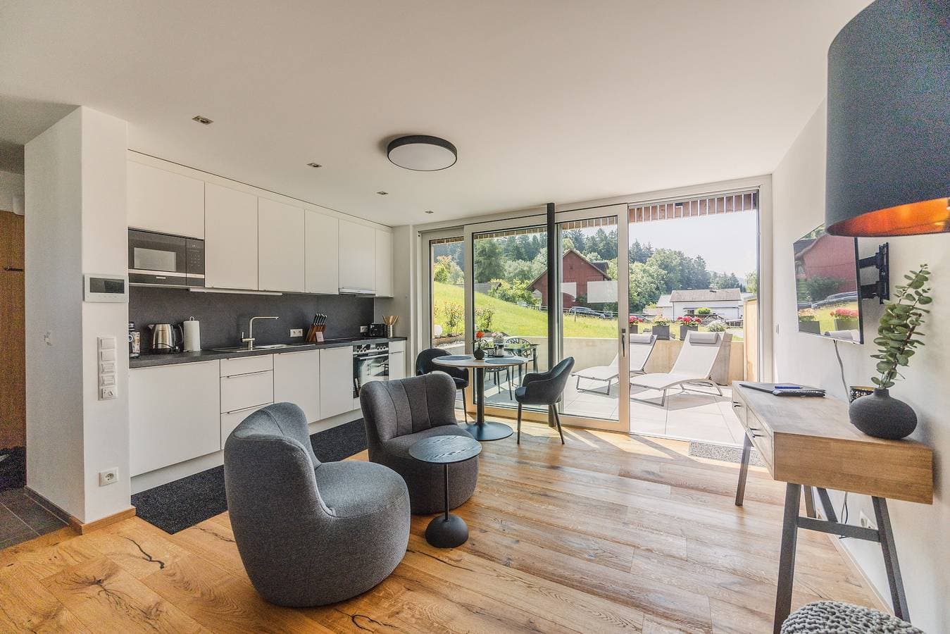 1 Zimmer Appartement mit Terrasse 1