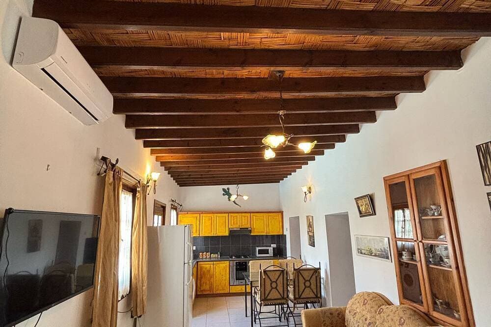 Foto 10 von 22: Charming 2-bedroom house with WiFi, in Harbour Girne