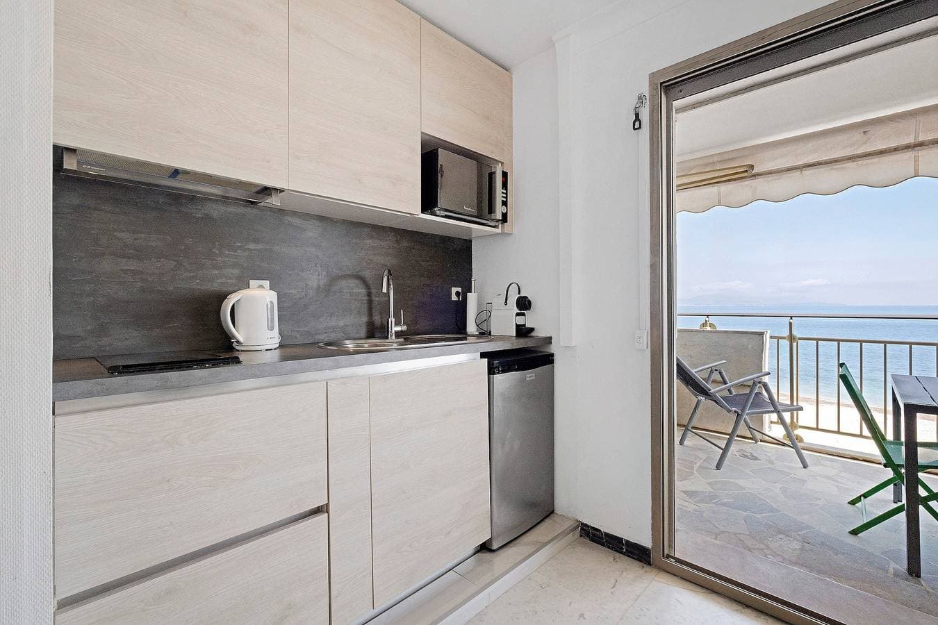 Foto 9 von 24: Tamanaco Beach Antibes Salis Studio mit Meerblick und Pool