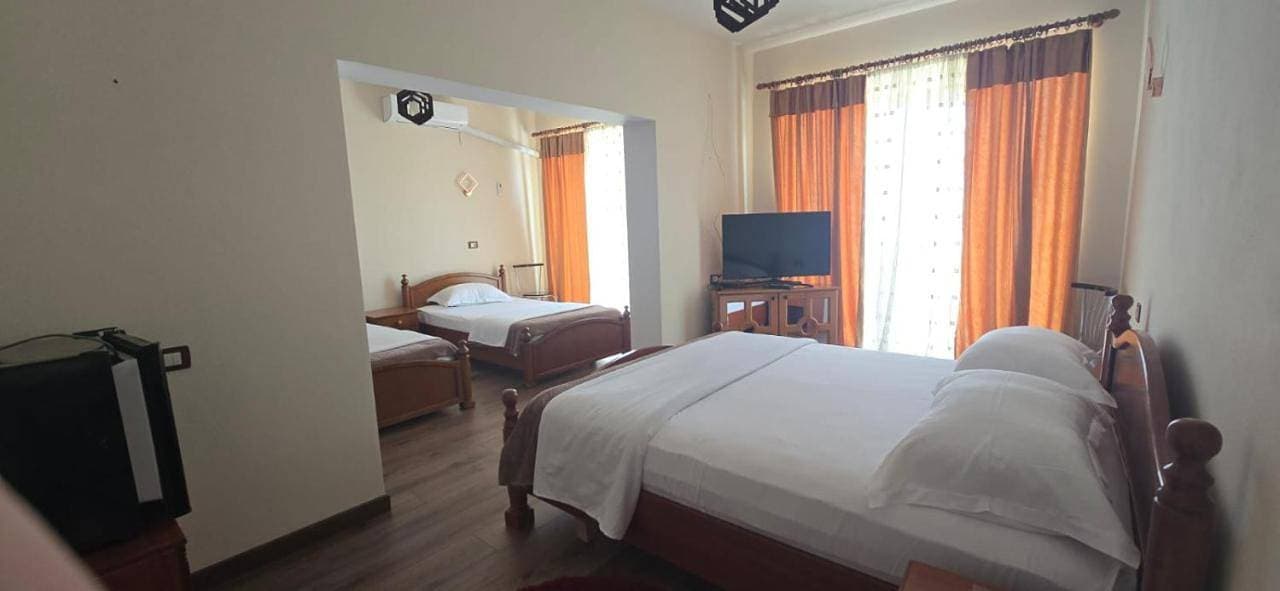 Foto 9 von 9: Quadruple Room with Lake View