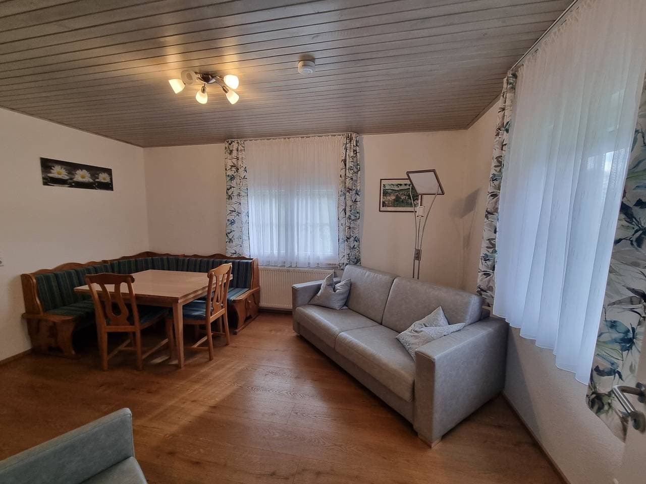 Foto 13 von 27: Ferienwohnung Schwörerhof mit Bergblick, privater Terrasse und WLAN