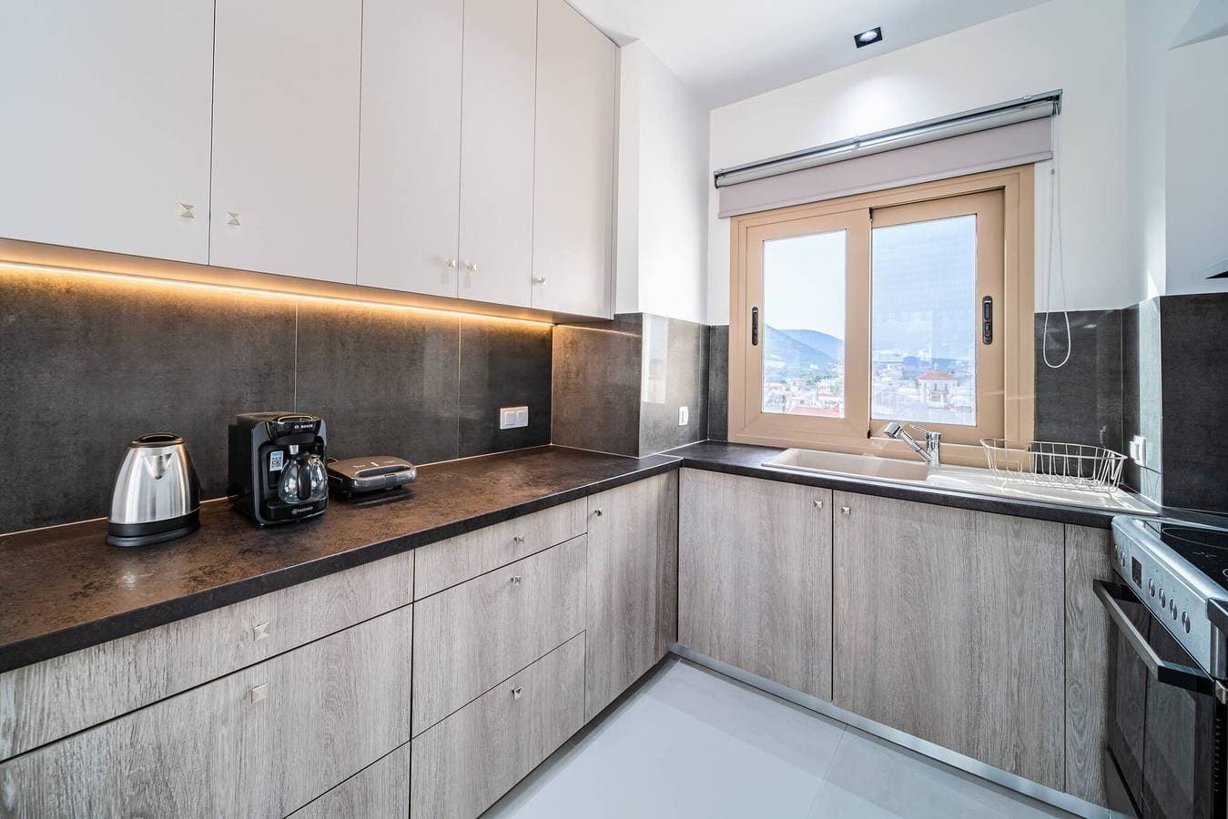 Foto 9 von 18: Napoleon Navy Suite 1bd 1ba
