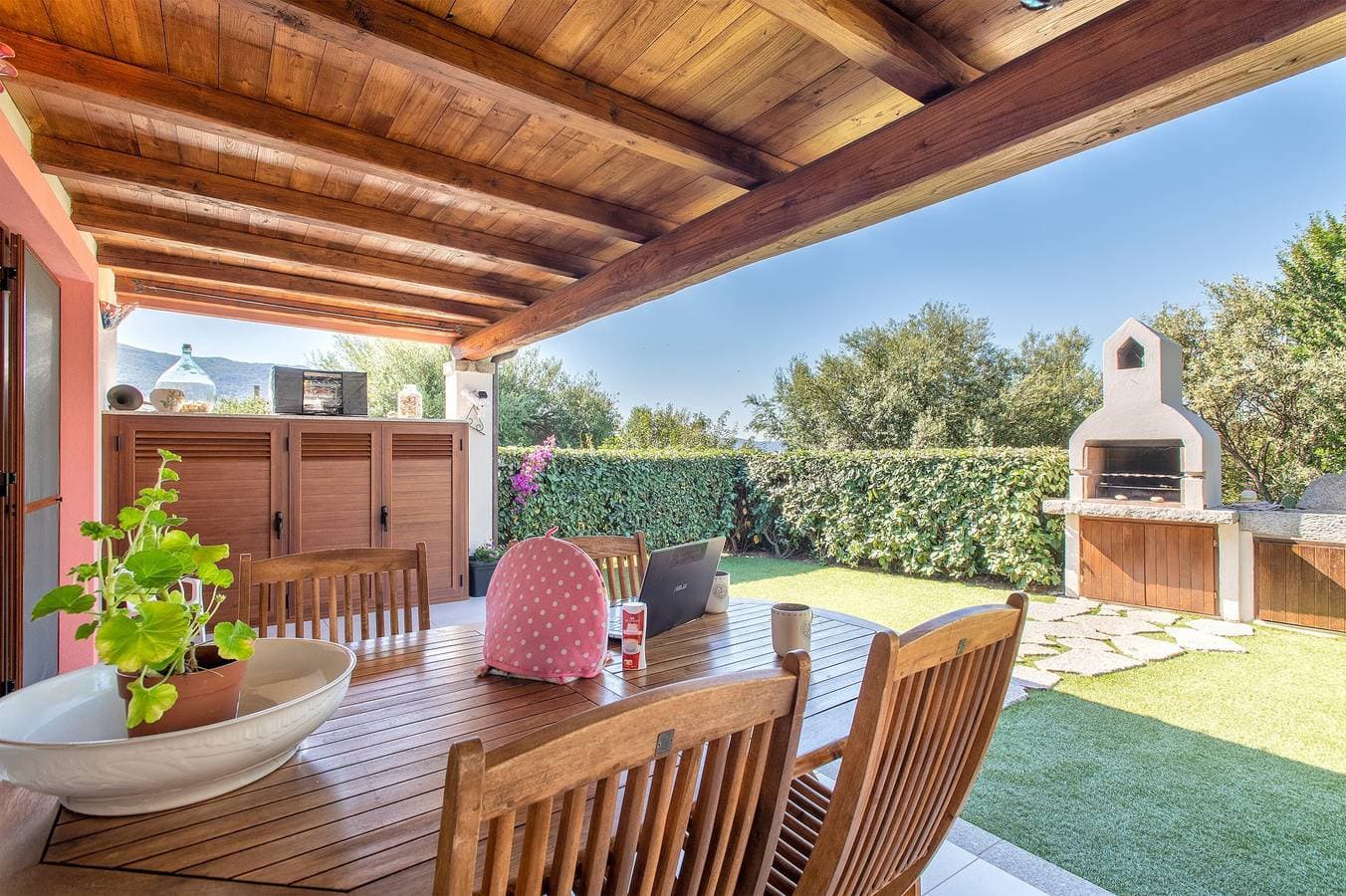 Foto 3 von 26: Ferienhaus 'Manessy' mit Meerblick, Gemeinschaftspool und Klimaanlage