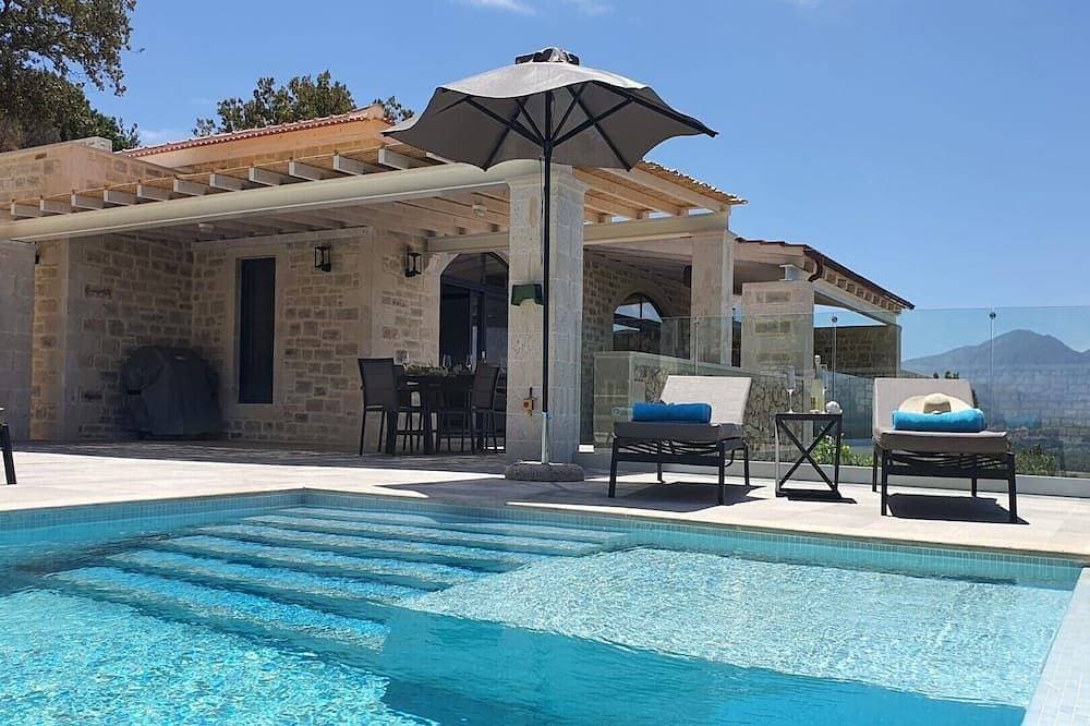 Villa Aphrodite, grandioser Weitblick, beheizbarer Infinitipool, Privatsphäre! 1