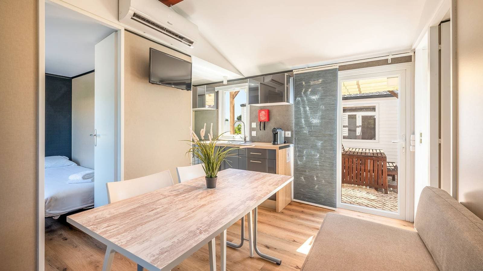 Foto 10 von 40: Ferienhaus für 4 Personen mit Pool