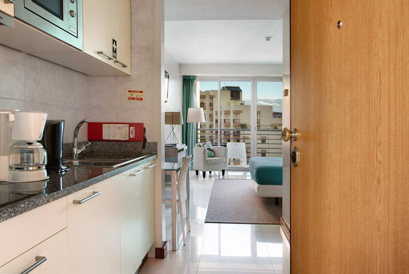 Foto 12 von 16: Apartment 'Dfm Happy Days D - Funchal' mit Balkon, WLAN und Klimaanlage