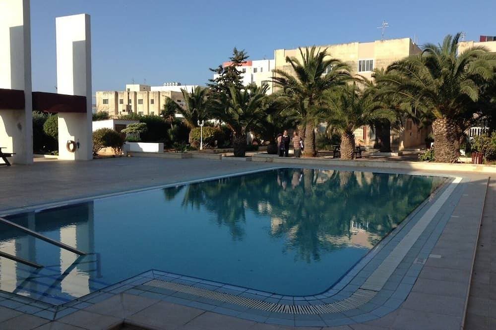 Luxury Seafront Apartment With Pool 1
