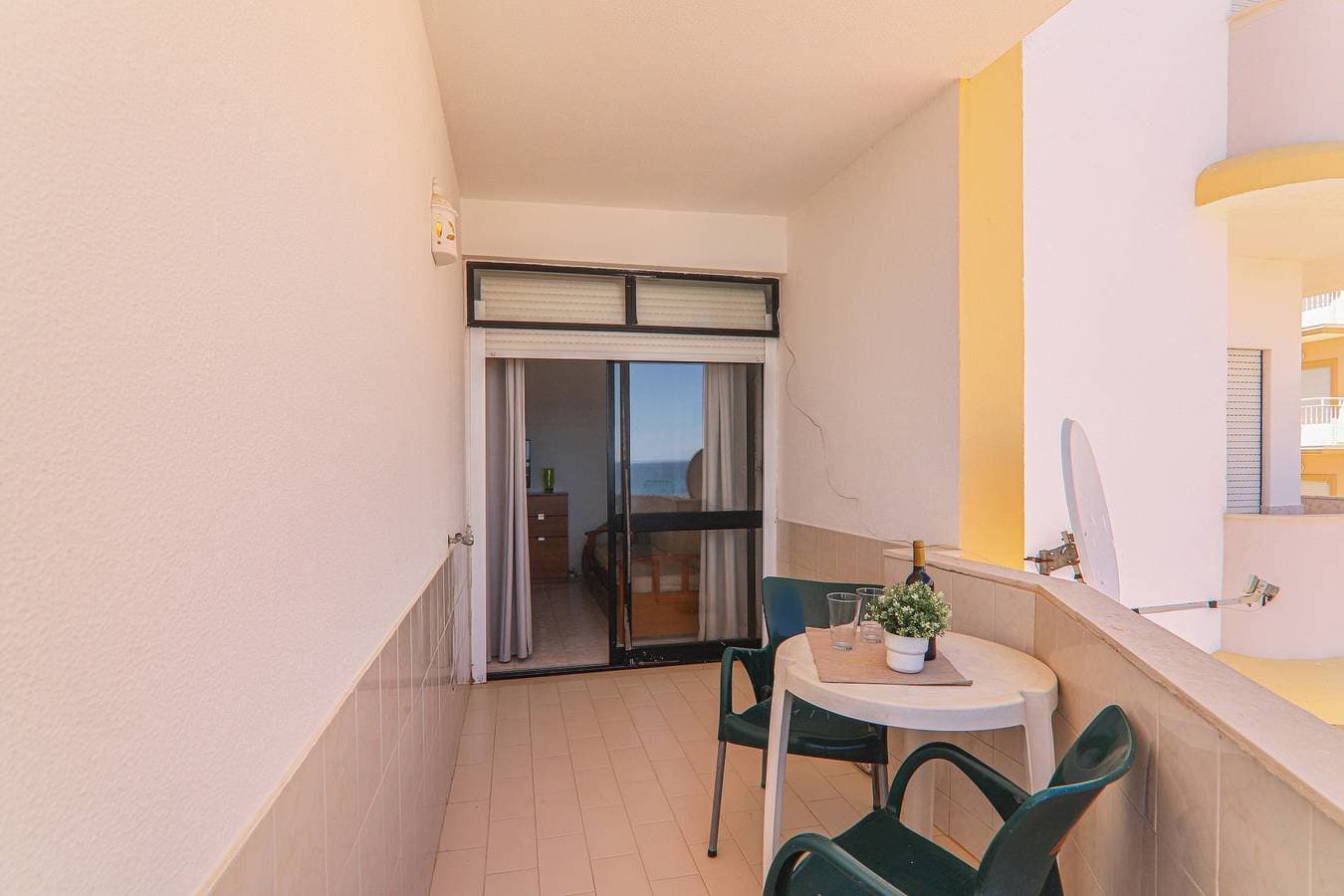 Foto 4 von 16: Apt. Torre Sol 4º 6 – direkt am Strand, Klimaanlage & Pool
