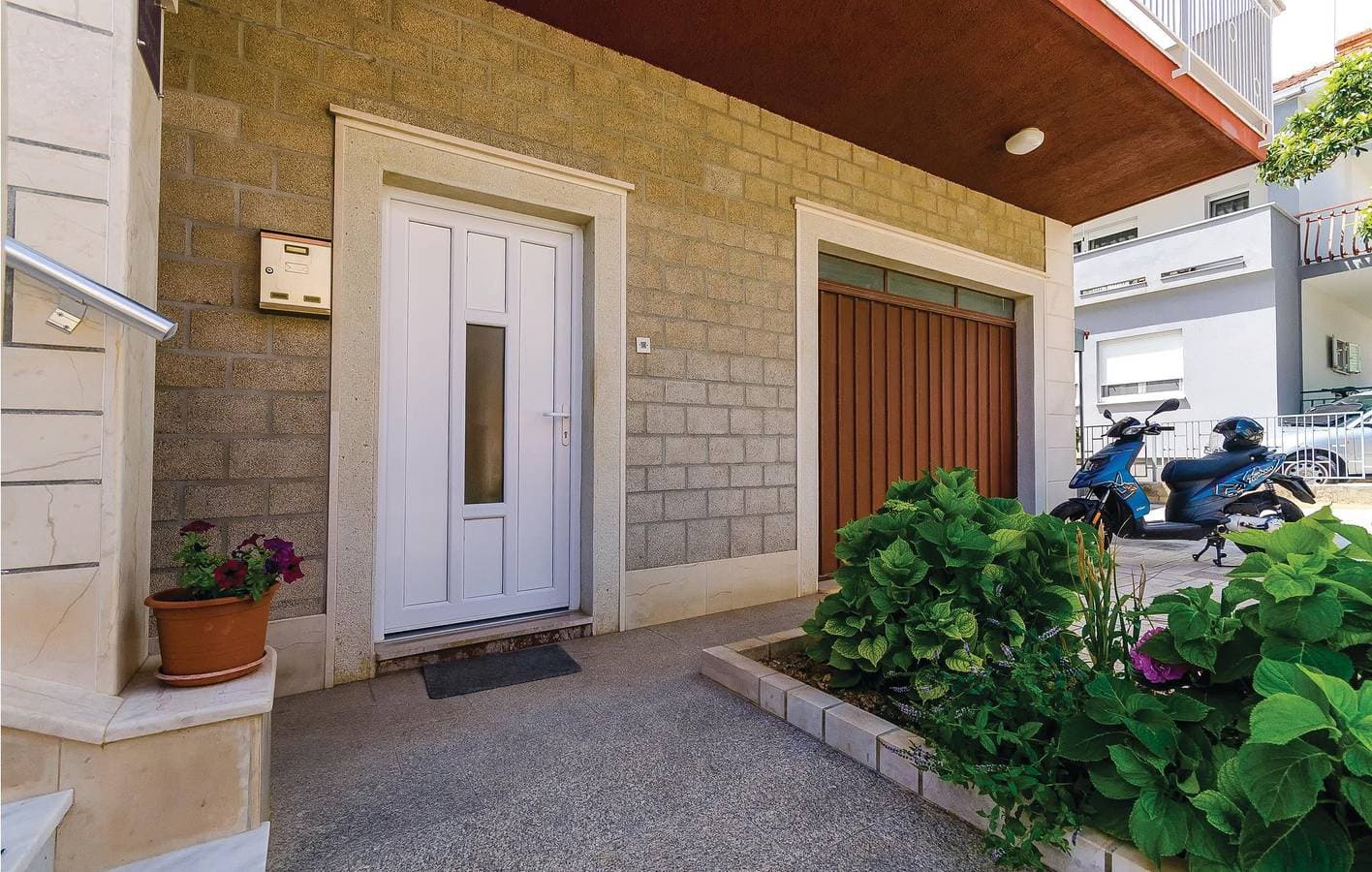 Foto 3 von 26: Gemütliche Ferienwohnung mit Terrasse und Parkplatz, 900 m vom Stadtzentrum von Trogir entfernt
