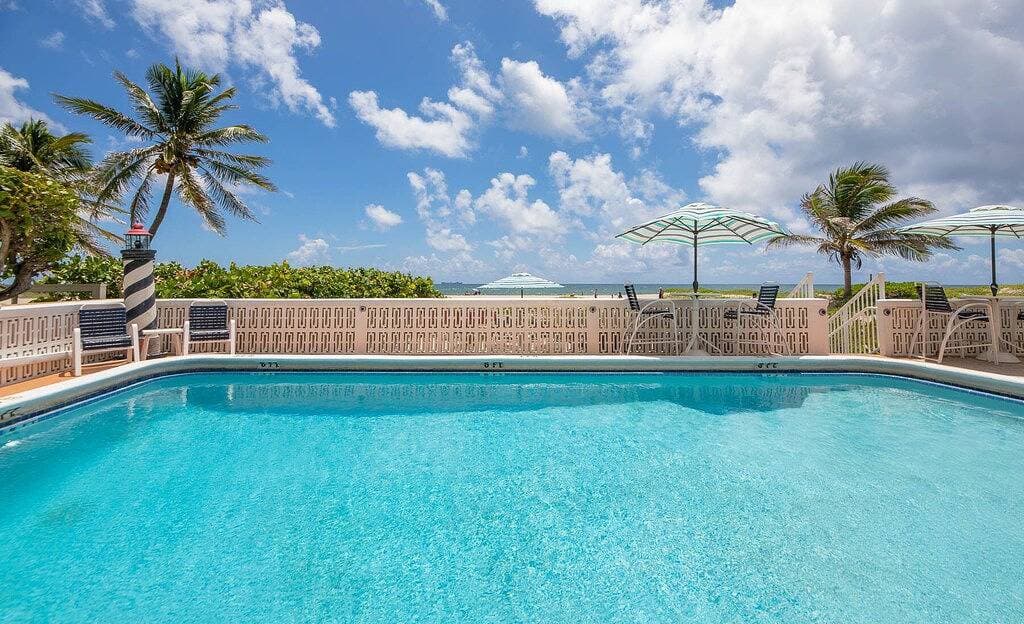 Foto 9 von 25: Pompano Beach Florida Beachfront Studio Voll ausgestattete Küche vor Ort kostenlose Parkplätze