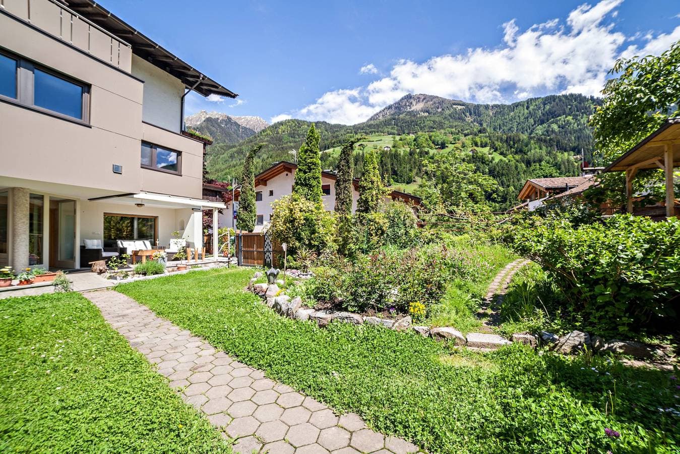 Foto 12 von 13: Ferienwohnung "Moosmair 3" mit Bergblick, WLAN, Balkon & Garten