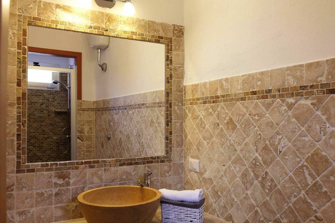 Foto 4 von 9: Double Room with Private Bathroom