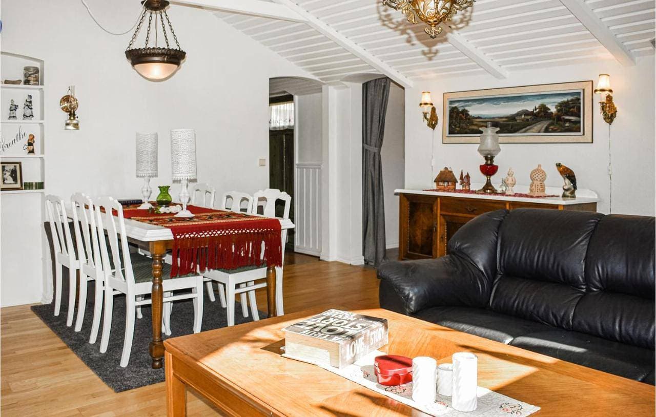 Foto 6 von 12: Four-Bedroom Holiday Home